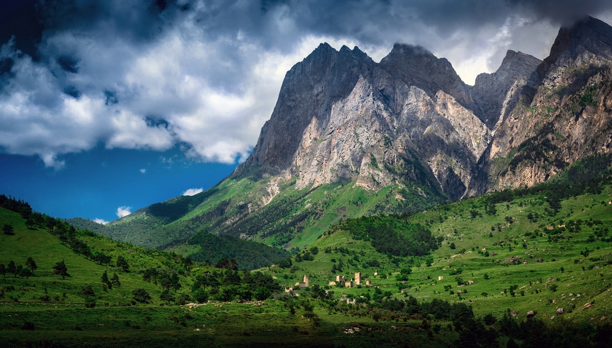 اليوم الثاني : جولات جبال القوقاز و منتجع جوداوري